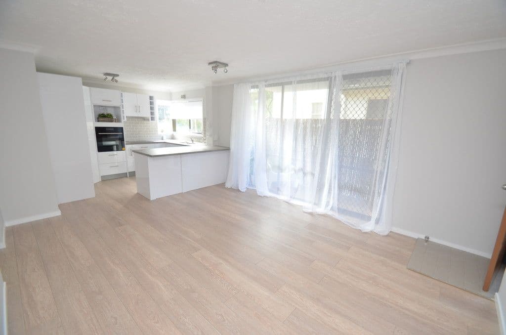 16 Brighton Street, Biggera Waters QLD 4216, Biggera Waters - Thumbnail 5