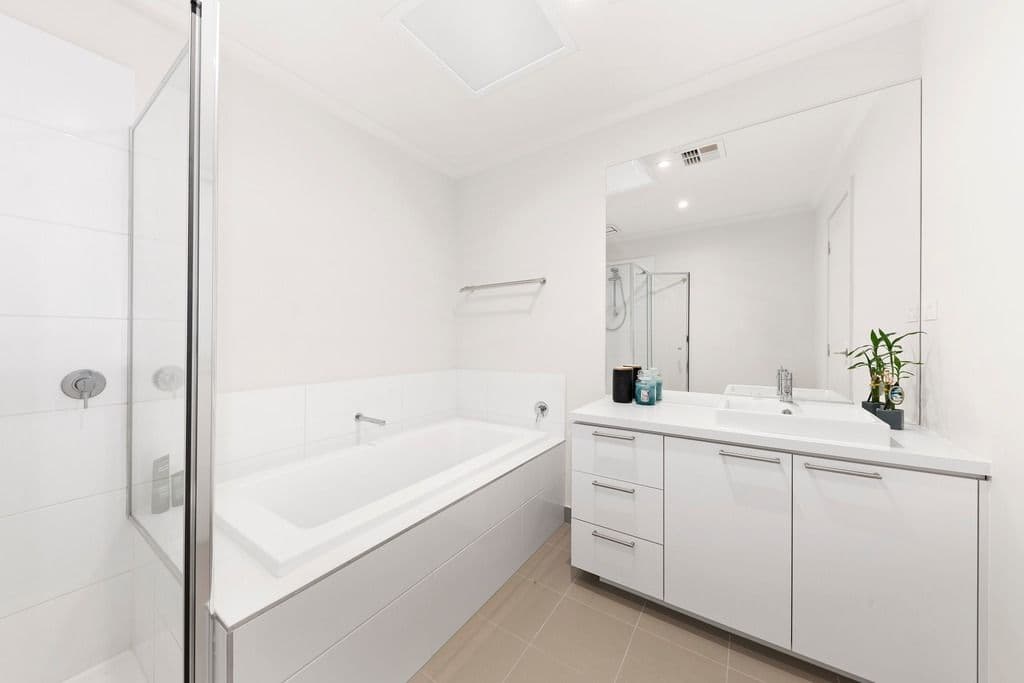 116 Harcrest Boulevard, Wantirna South VIC 3152, Wantirna South - Thumbnail 6