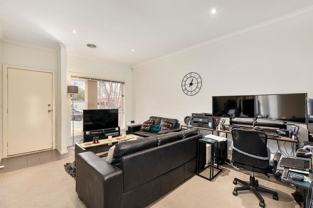 2 Seggan Circle, Gowanbrae VIC 3043, Gowanbrae - Thumbnail 2