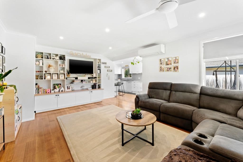 68 Greenslopes Drive, Mooroolbark VIC 3138, Mooroolbark - Thumbnail 2