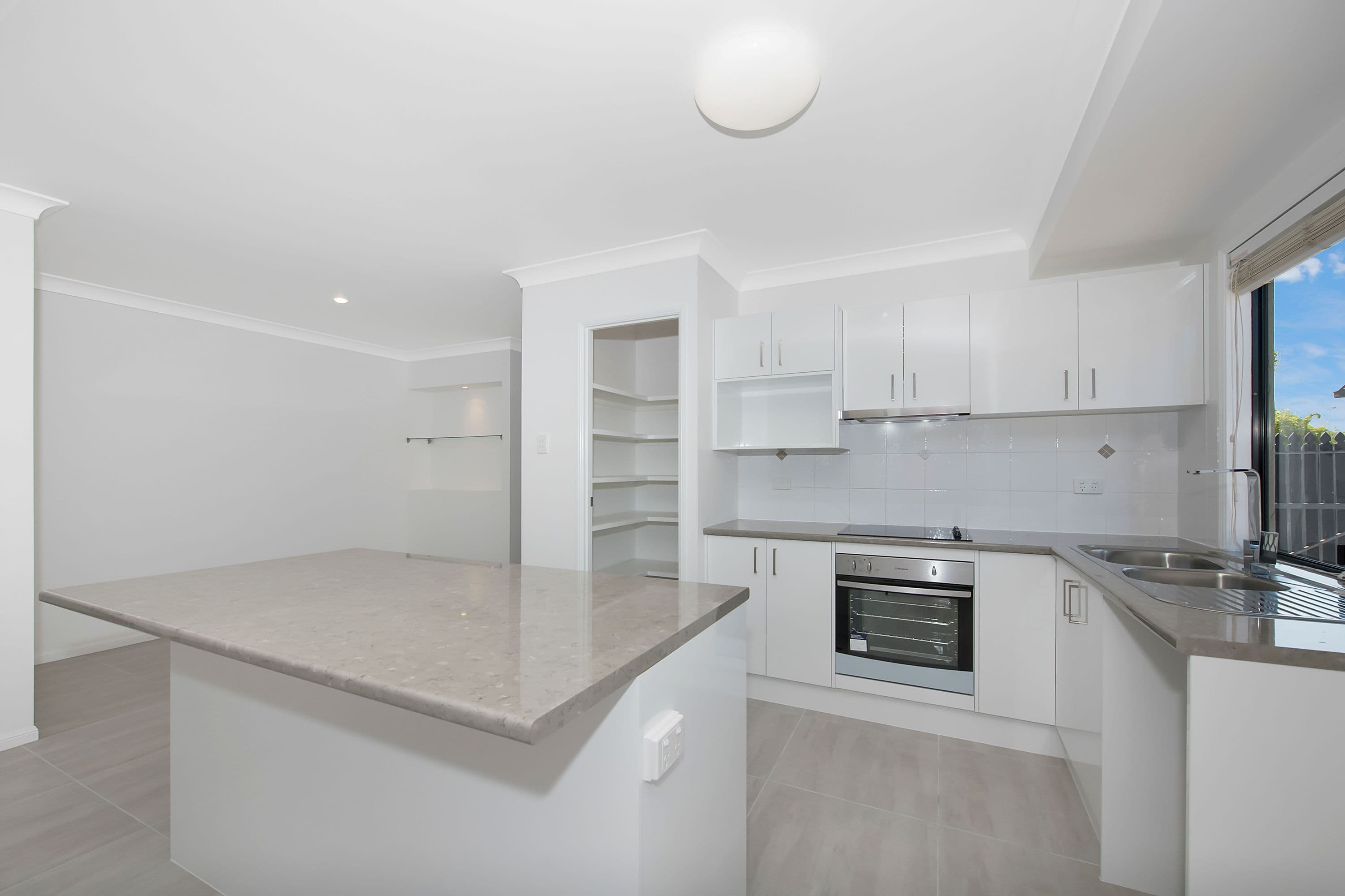 31 River Boulevard, Idalia QLD 4811, Idalia - Thumbnail 4