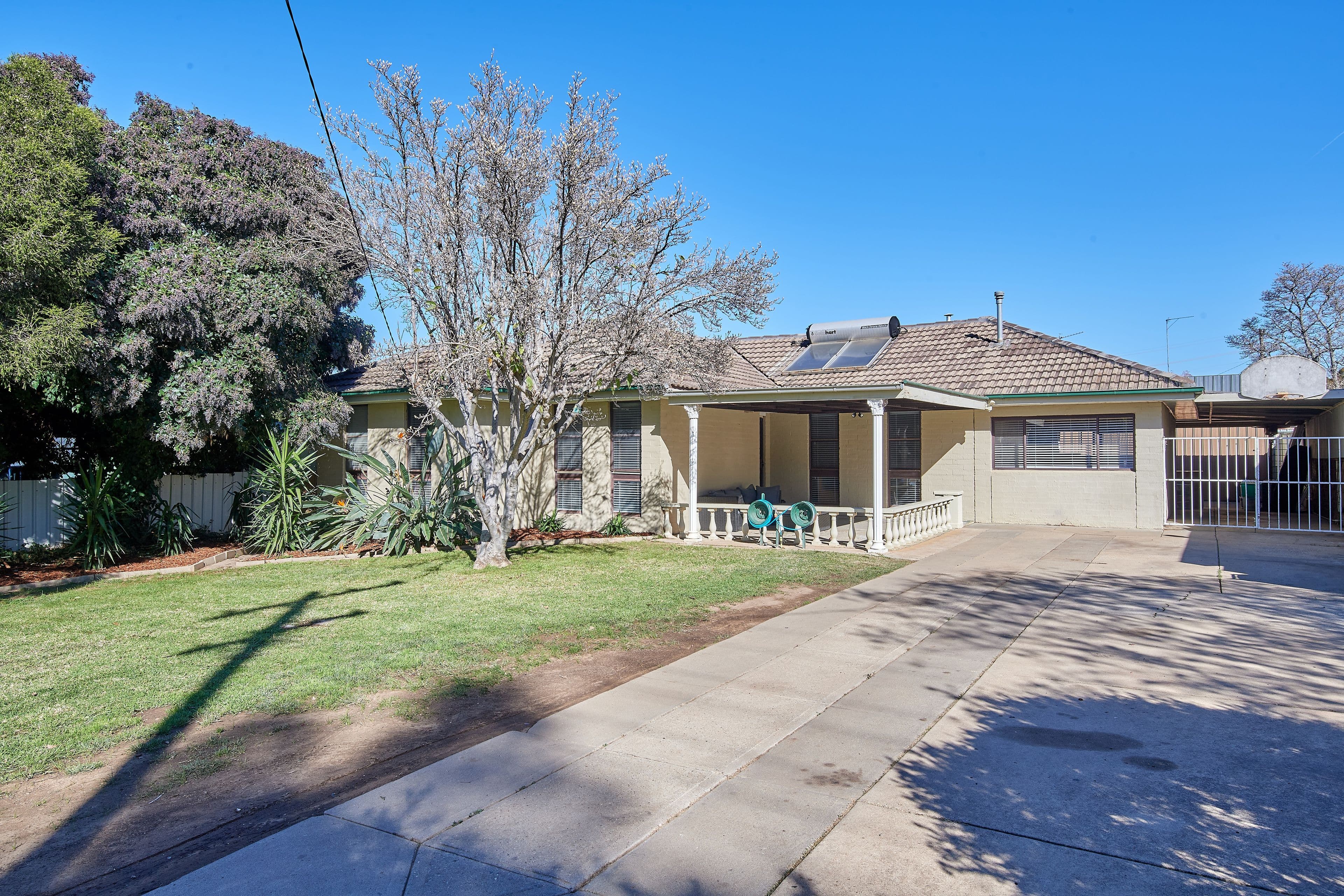 2 Marloo Crescent, Kooringal NSW 2650, Kooringal - Image 1