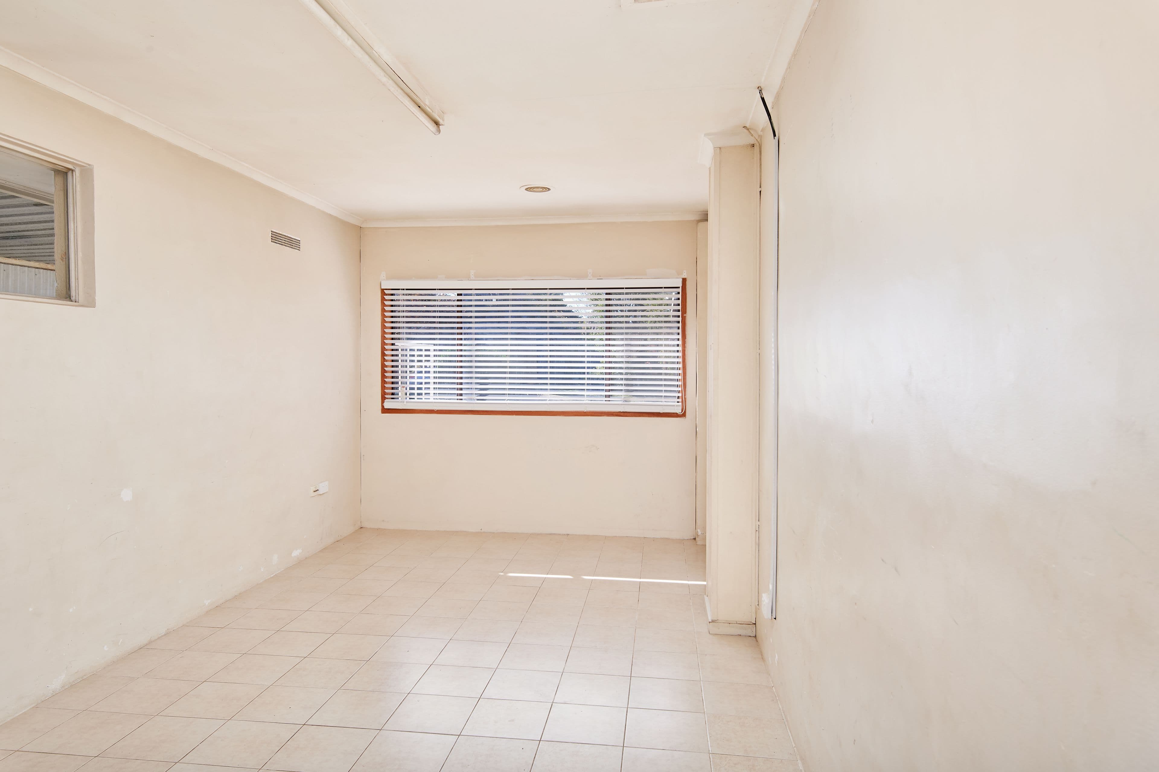 2 Marloo Crescent, Kooringal NSW 2650, Kooringal - Thumbnail 8