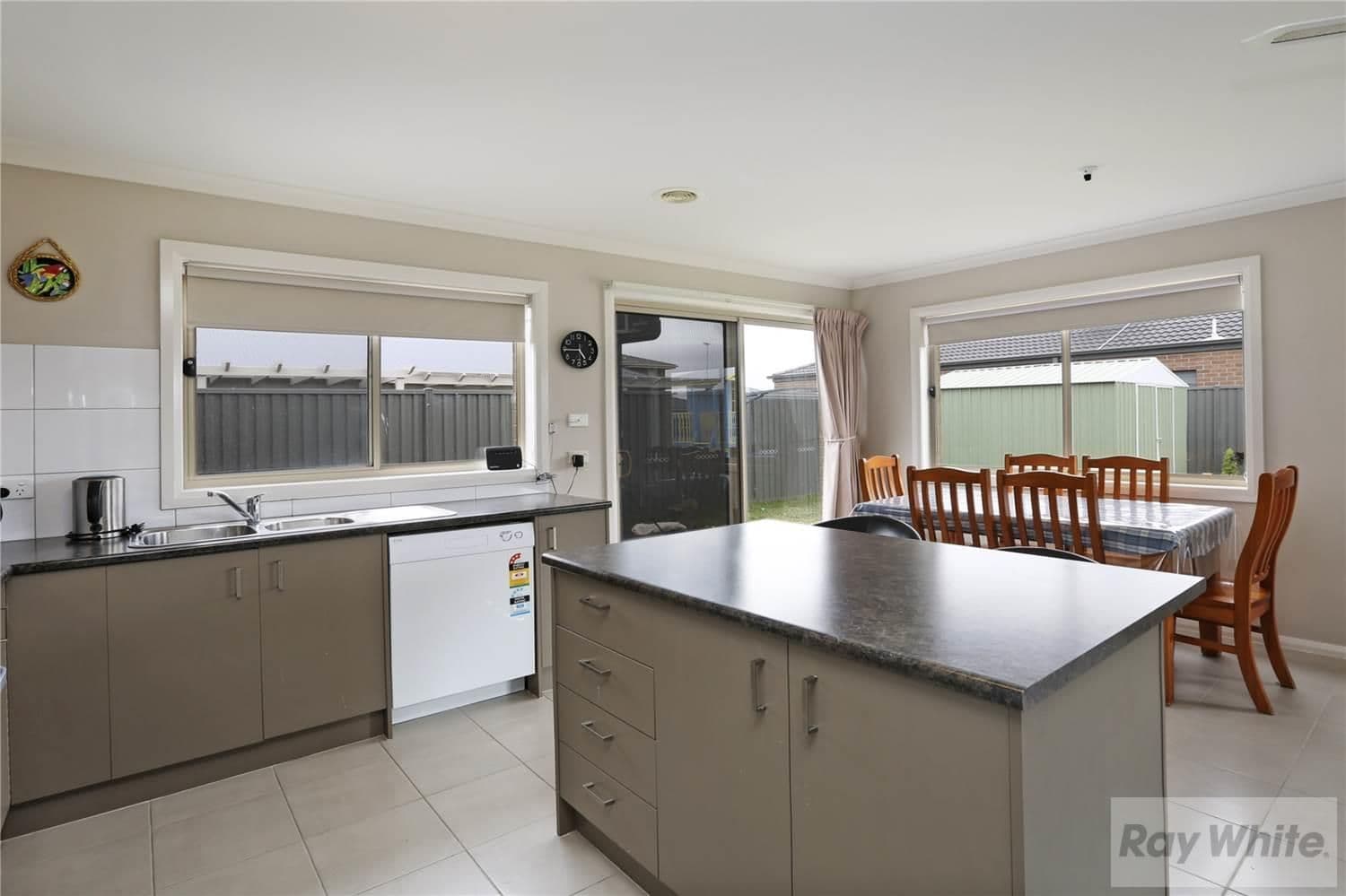 10 Nankeen Avenue, Lara VIC 3212, Lara - Thumbnail 5