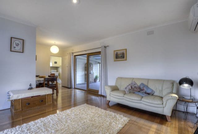 7 Locher Avenue, Reservoir VIC 3073, Reservoir - Thumbnail 2
