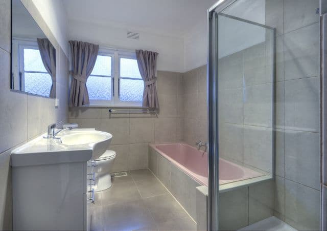 7 Locher Avenue, Reservoir VIC 3073, Reservoir - Thumbnail 7