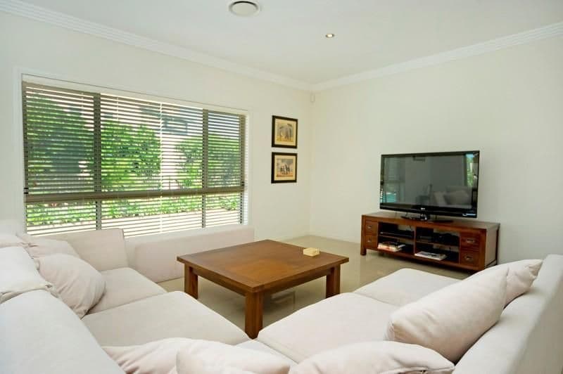 2559 Cressbrook Drive, HOPE ISLAND QLD 4212, Hope Island - Thumbnail 2