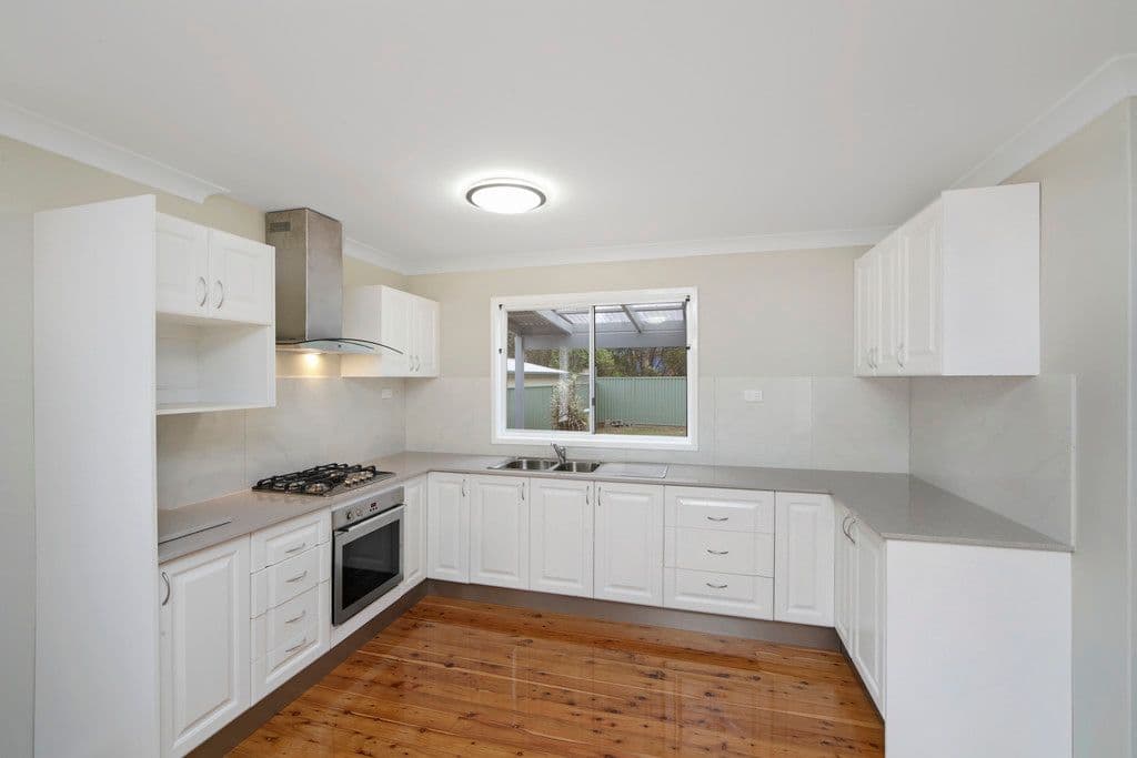 28 Lucas Crescent, Berkeley Vale - Thumbnail 3