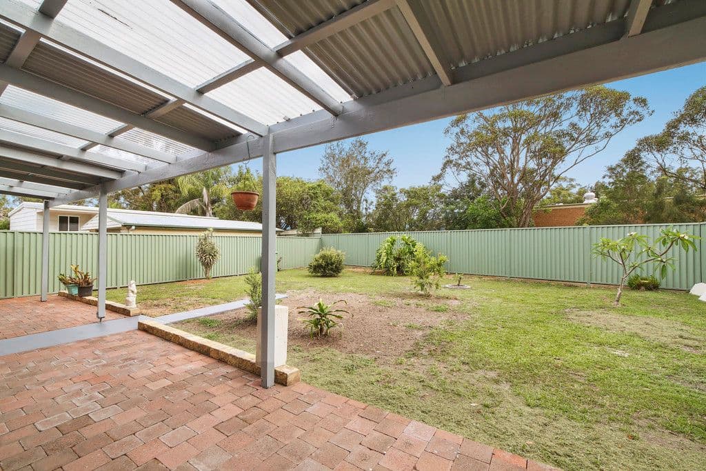 28 Lucas Crescent, Berkeley Vale - Thumbnail 4