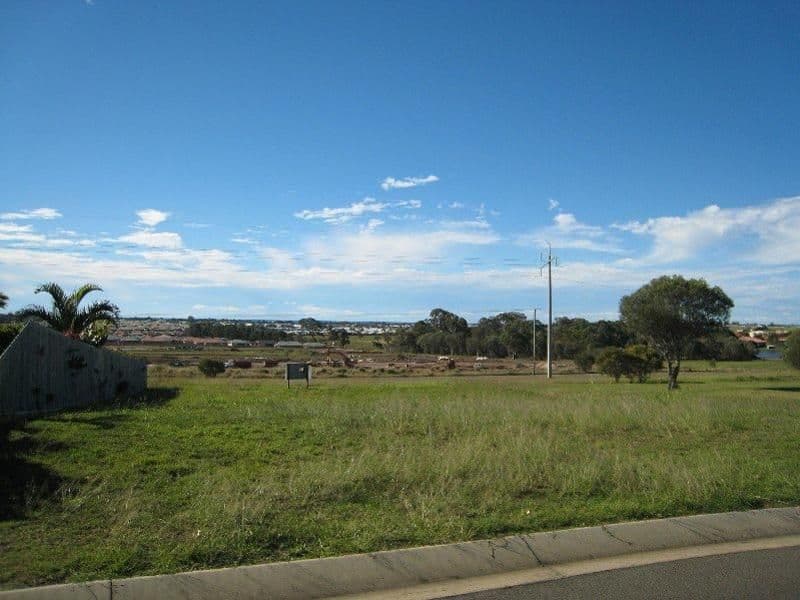 22  Baunfiend Court, HERVEY BAY QLD 4655, Hervey Bay - Thumbnail 2