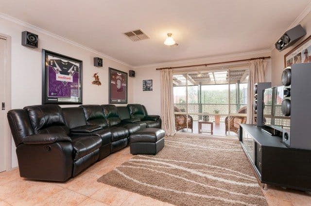 63 Abercarn Avenue, CRAIGIEBURN VIC 3064, Craigieburn - Thumbnail 4