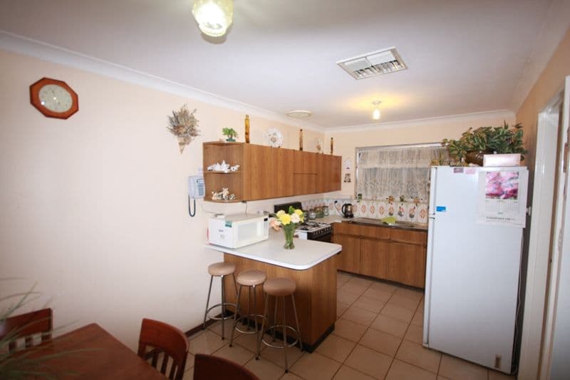 66 Lincoln Road, FORRESTFIELD WA 6058, Forrestfield - Thumbnail 2
