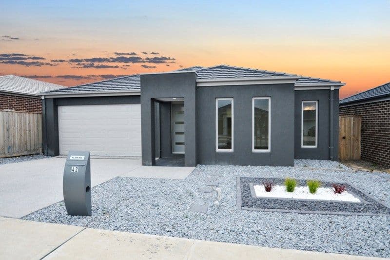 42 Dunraven Crescent, DOREEN VIC 3754, Doreen - Image 1