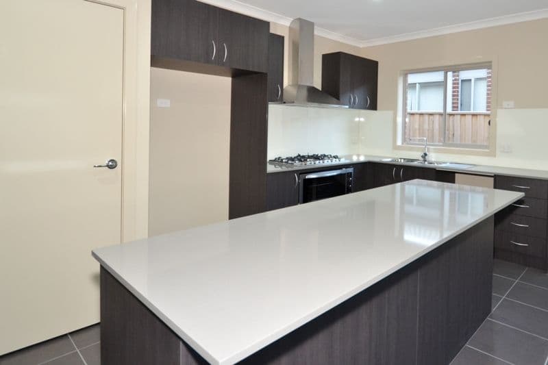 42 Dunraven Crescent, DOREEN VIC 3754, Doreen - Thumbnail 2
