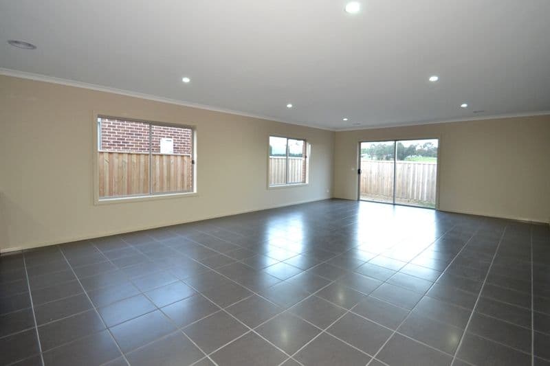 42 Dunraven Crescent, DOREEN VIC 3754, Doreen - Thumbnail 3