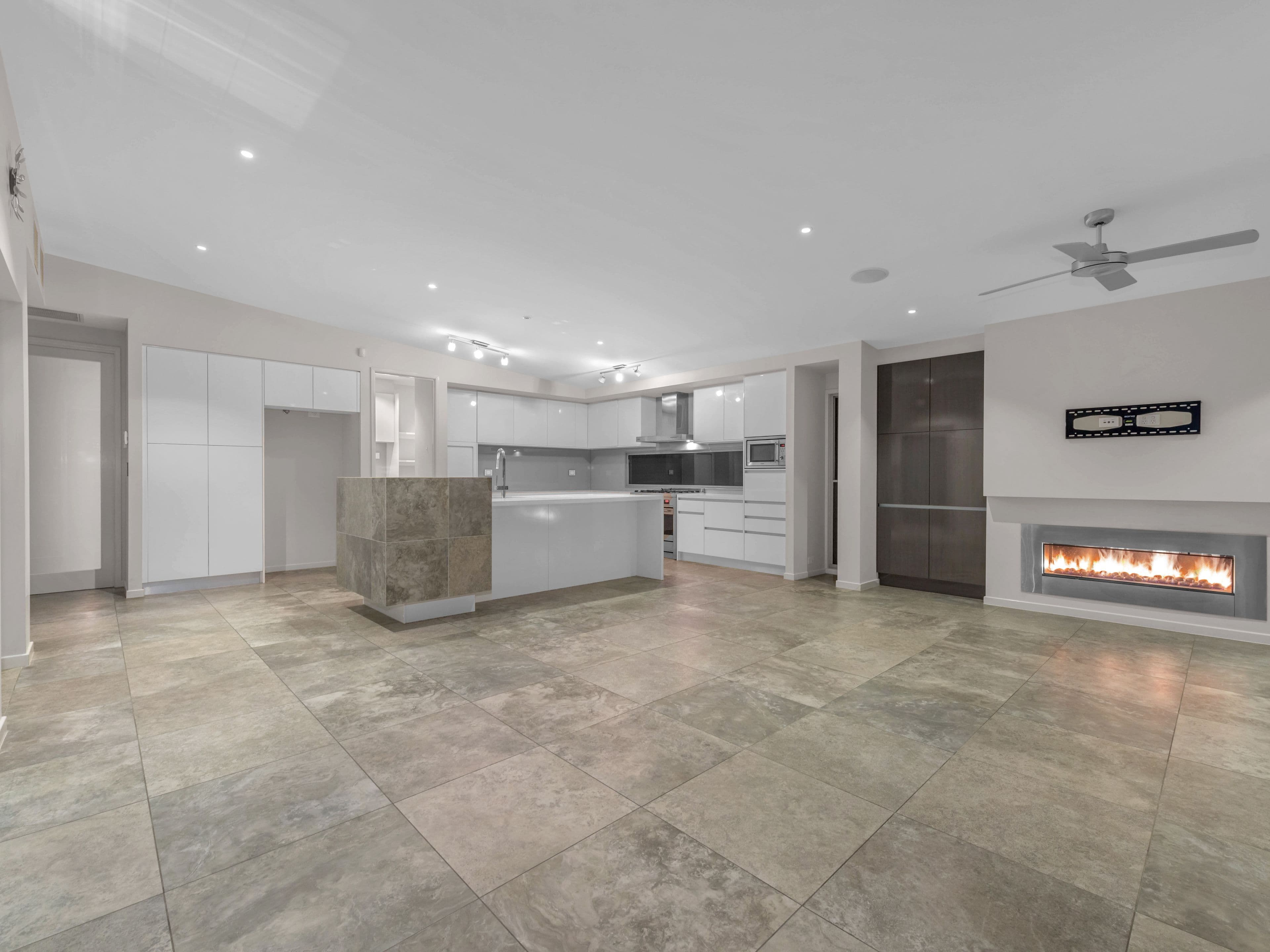17 Alderley Avenue, Alderley QLD 4051, Alderley - Thumbnail 7