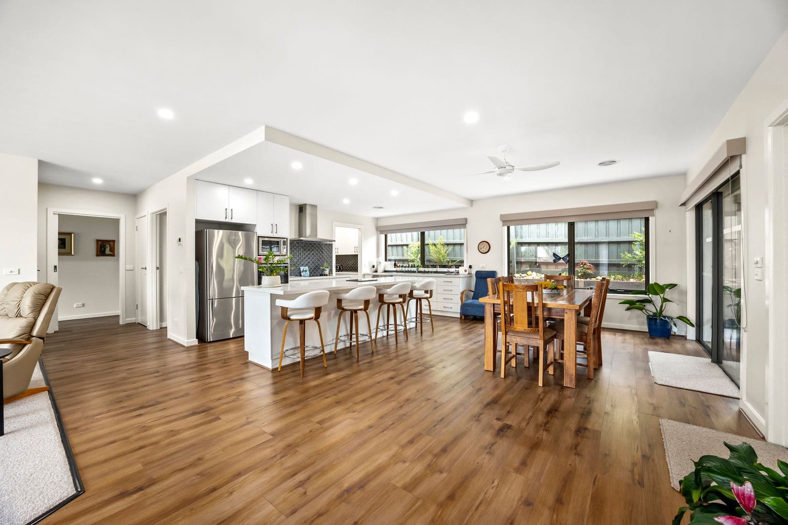 33 Lee Parade, Leongatha VIC 3953, Leongatha - Thumbnail 2