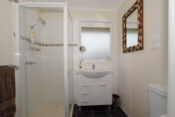 8 Landstead Court, CARRUM DOWNS VIC 3201, Carrum Downs - Thumbnail 4