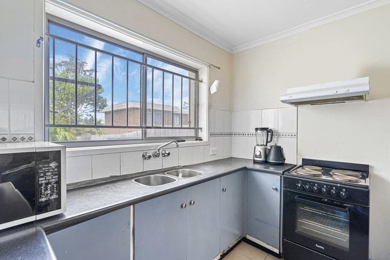 111 Station Road, Woodridge - Thumbnail 6
