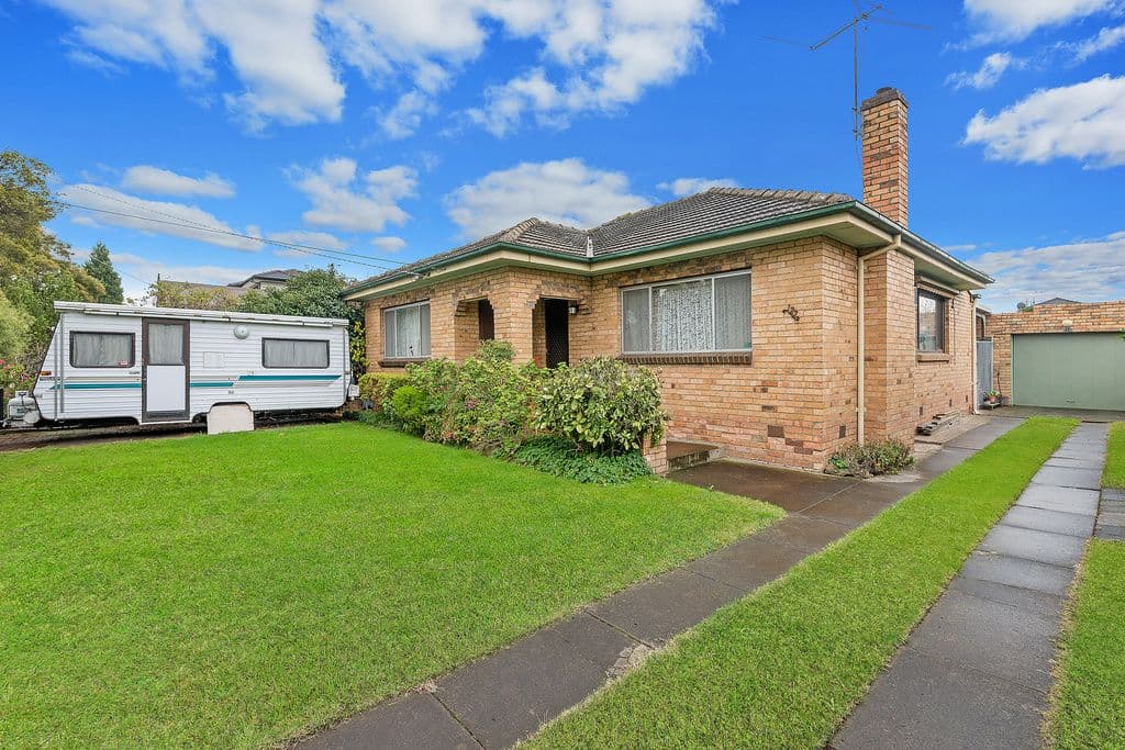 122 McMahon Road, Reservoir VIC 3073, Reservoir - Thumbnail 2