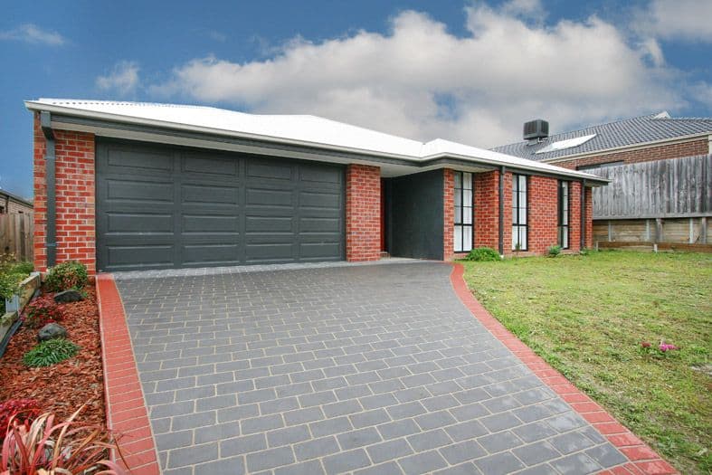 33 Larbert Road, MOOROOLBARK VIC 3138, Mooroolbark - Image 1