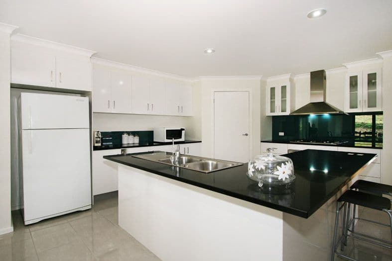 33 Larbert Road, MOOROOLBARK VIC 3138, Mooroolbark - Thumbnail 3
