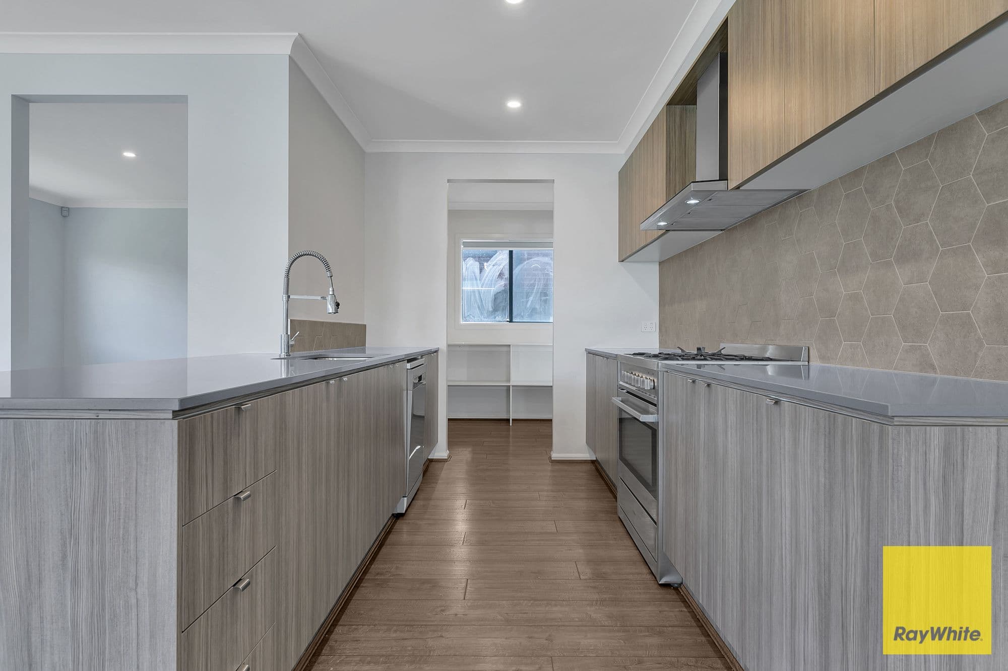 6 Vital Drive, Tarneit VIC 3029, Tarneit - Thumbnail 6