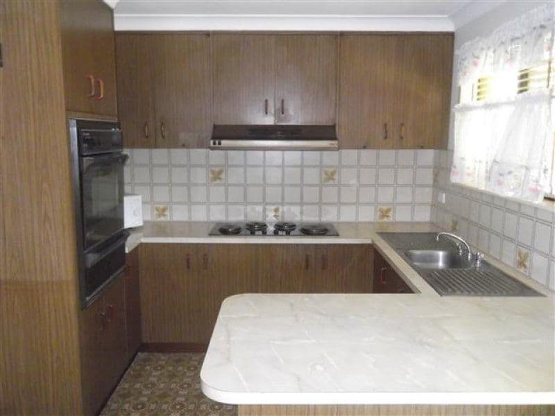 28 Taronga Drive, COWRA NSW 2794, Cowra - Thumbnail 2