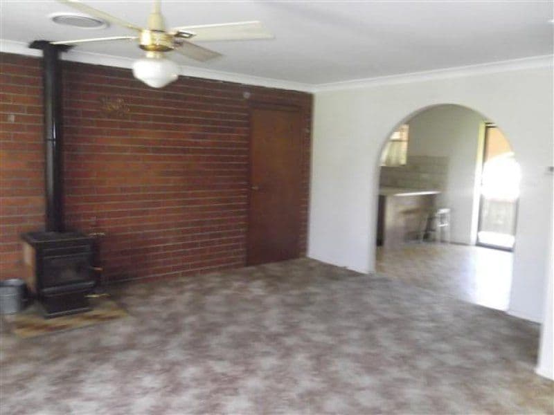 28 Taronga Drive, COWRA NSW 2794, Cowra - Thumbnail 3