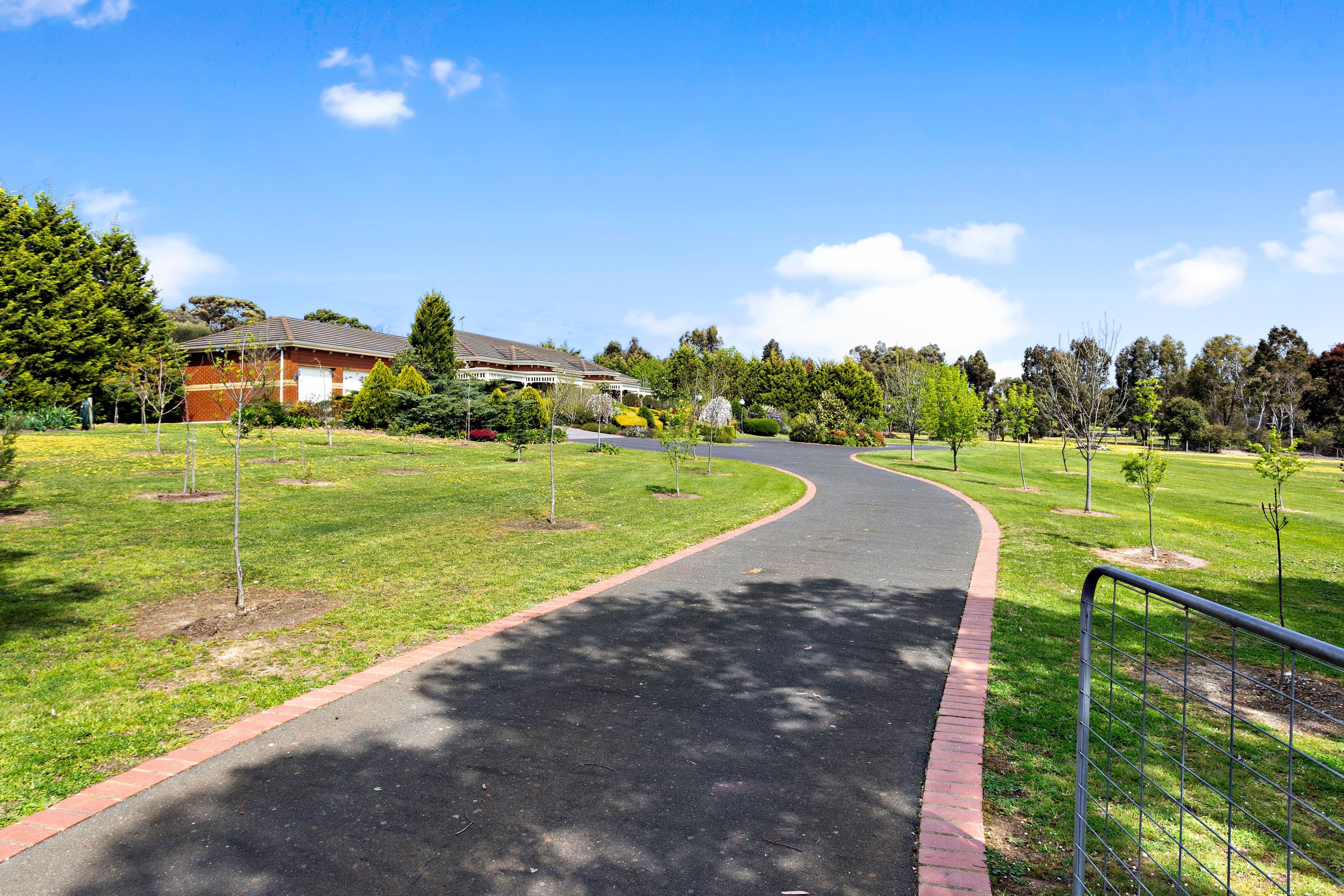 88 Bannons Lane, Yarrambat VIC 3091, Yarrambat - Thumbnail 2