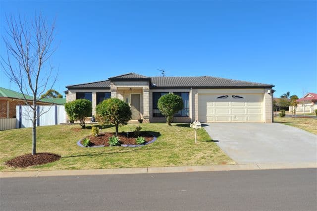 19  Biscay Crescent, GLENVALE QLD 4350, Glenvale - Image 1