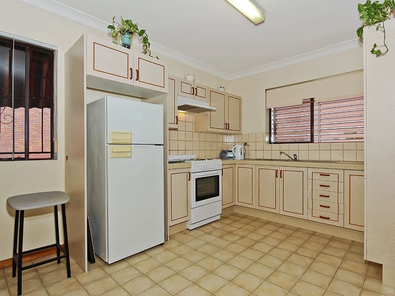 33 Kinmond Avenue, WAVELL HEIGHTS QLD 4012, Wavell Heights - Thumbnail 6