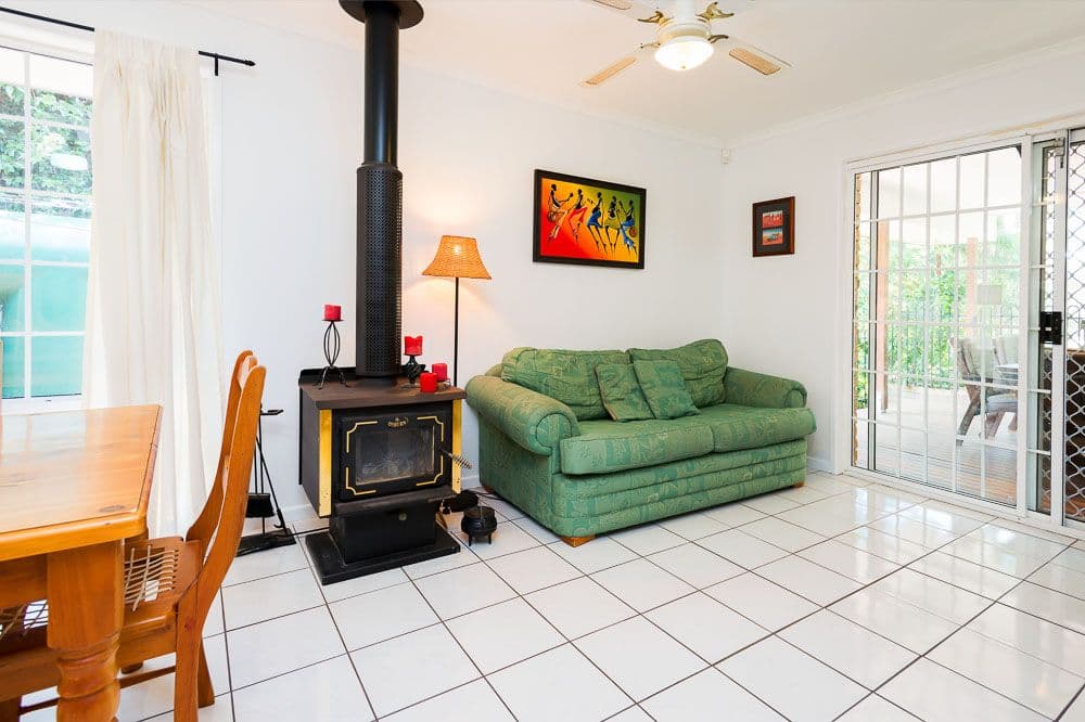 62 Coolong Street, Mount Gravatt East QLD 4122, Mount Gravatt East - Thumbnail 2