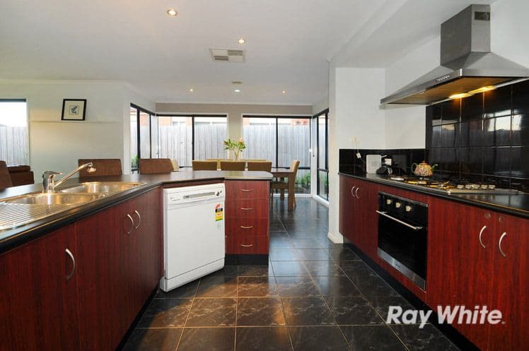 40 Silver Creek Drive, LYNBROOK VIC 3975, Lynbrook - Thumbnail 3