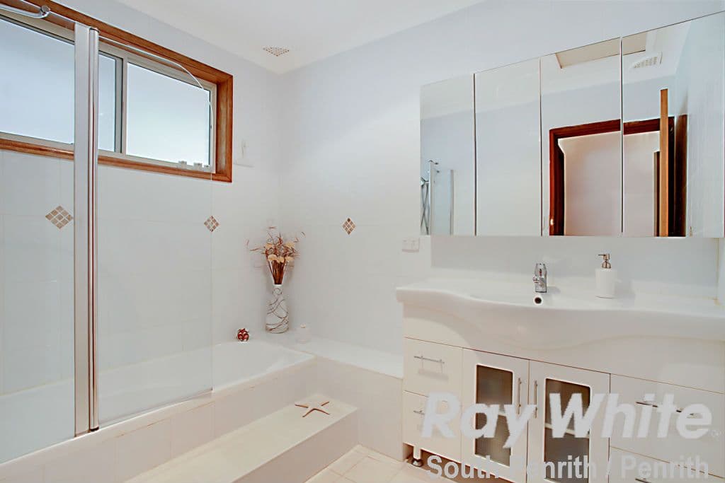 215 Parker Street, SOUTH PENRITH NSW 2750, South Penrith - Thumbnail 5