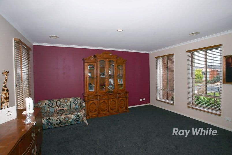 9 Gatehouse Parade, CRANBOURNE EAST VIC 3977, Cranbourne East - Thumbnail 2
