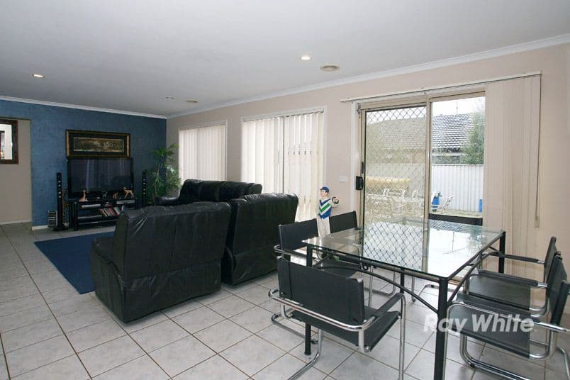 9 Gatehouse Parade, CRANBOURNE EAST VIC 3977, Cranbourne East - Thumbnail 4