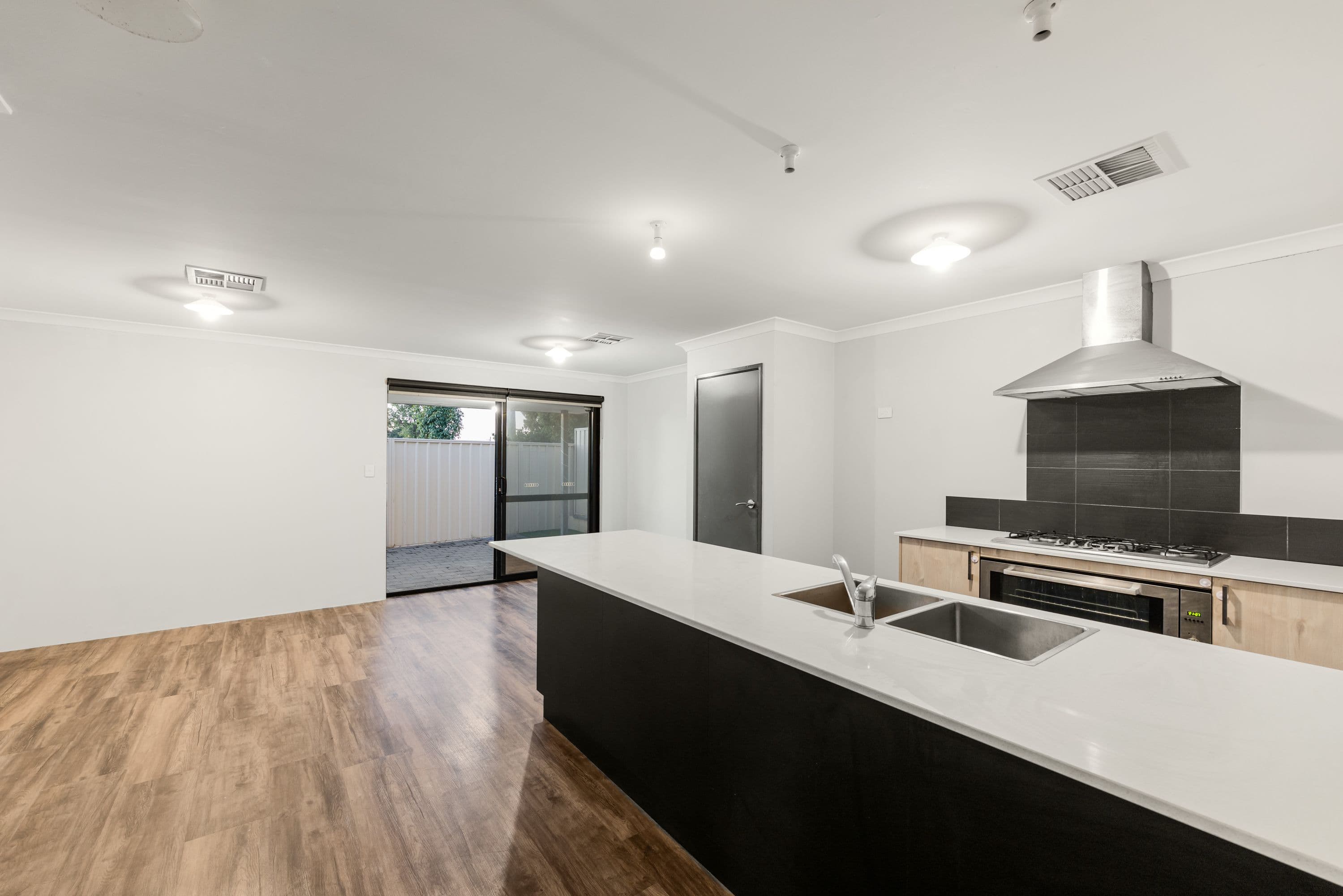 297 Railway Avenue, Armadale WA 6112, Armadale - Thumbnail 5