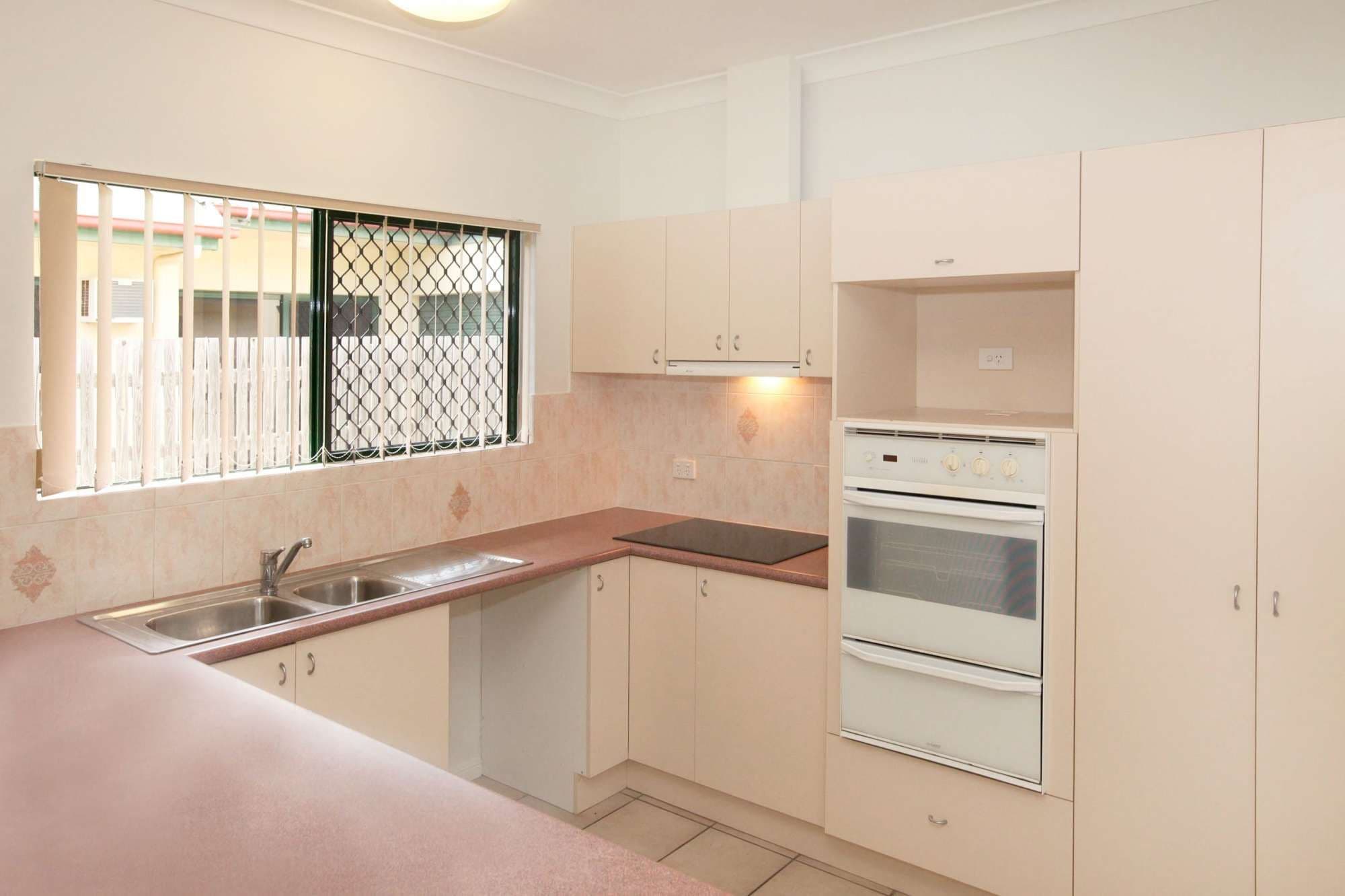 49 Eleventh Avenue, RAILWAY ESTATE QLD 4810, Railway Estate - Thumbnail 2