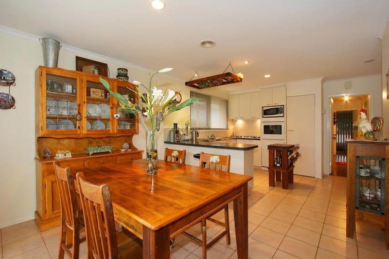 2  Rainsford Court, DINGLEY VILLAGE VIC 3172, Dingley Village - Thumbnail 6