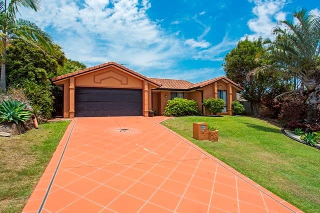 4 Stonehaven Way, BANORA POINT NSW 2486, Banora Point - Thumbnail 2
