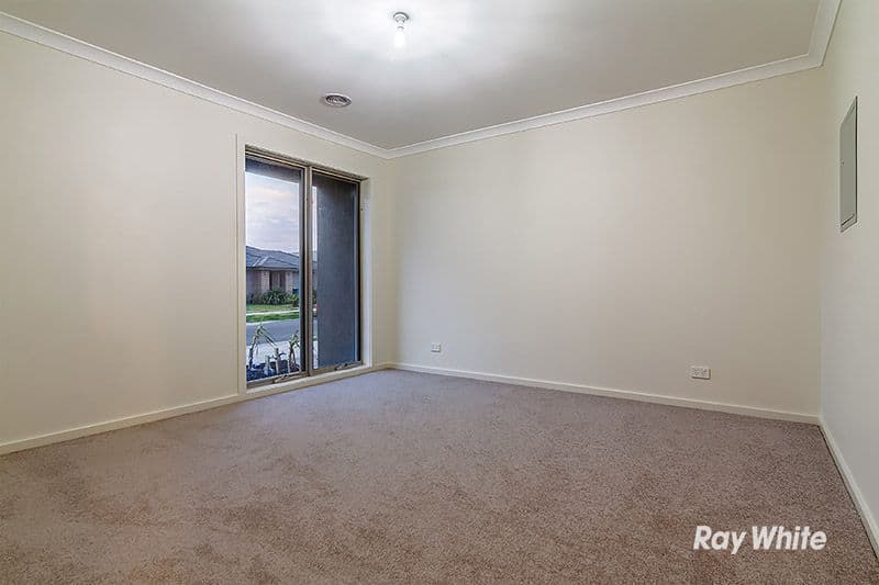 12 Morphetville Street, Clyde North VIC 3978, Clyde North - Thumbnail 4