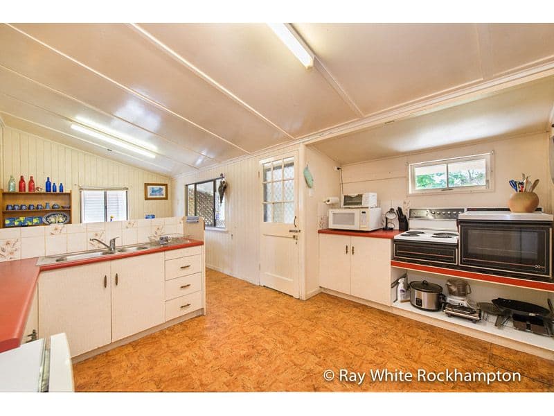 137 Earl Street, BERSERKER QLD 4701, Berserker - Thumbnail 2