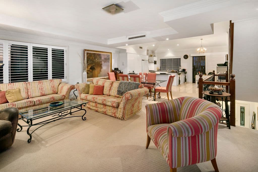 45 Christopher Place, Sinnamon Park, Sinnamon Park - Thumbnail 3