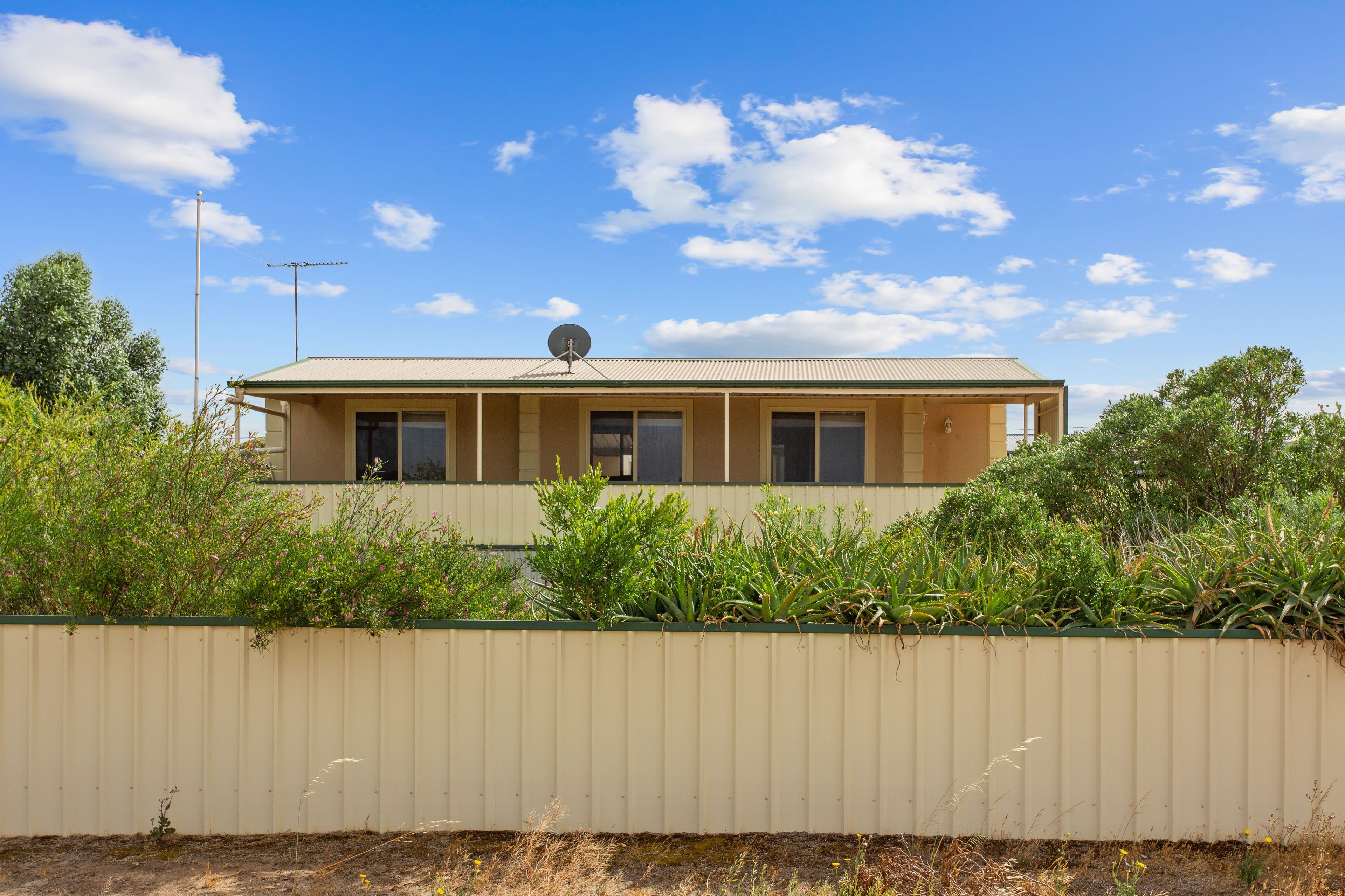 25 The Avenue, Caroline Springs - Image 1