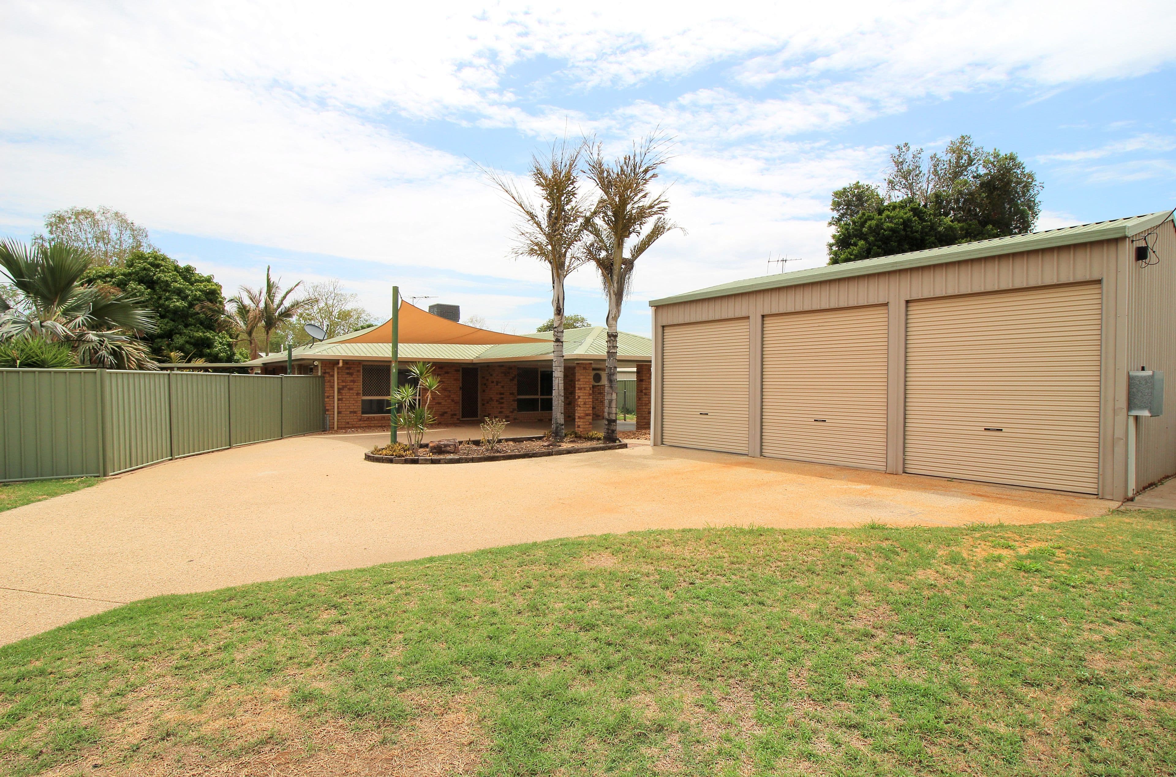 4 Sharlyn Crescent, Emerald QLD 4720, Emerald - Image 1