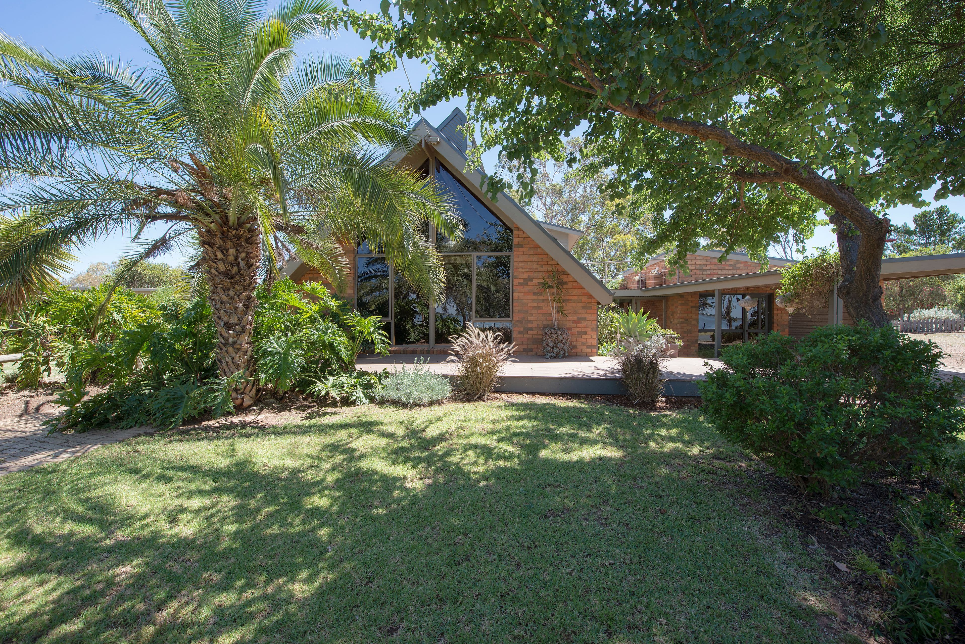 327 Lakeside Drive, Lake Boga VIC 3584, Lake Boga - Thumbnail 2