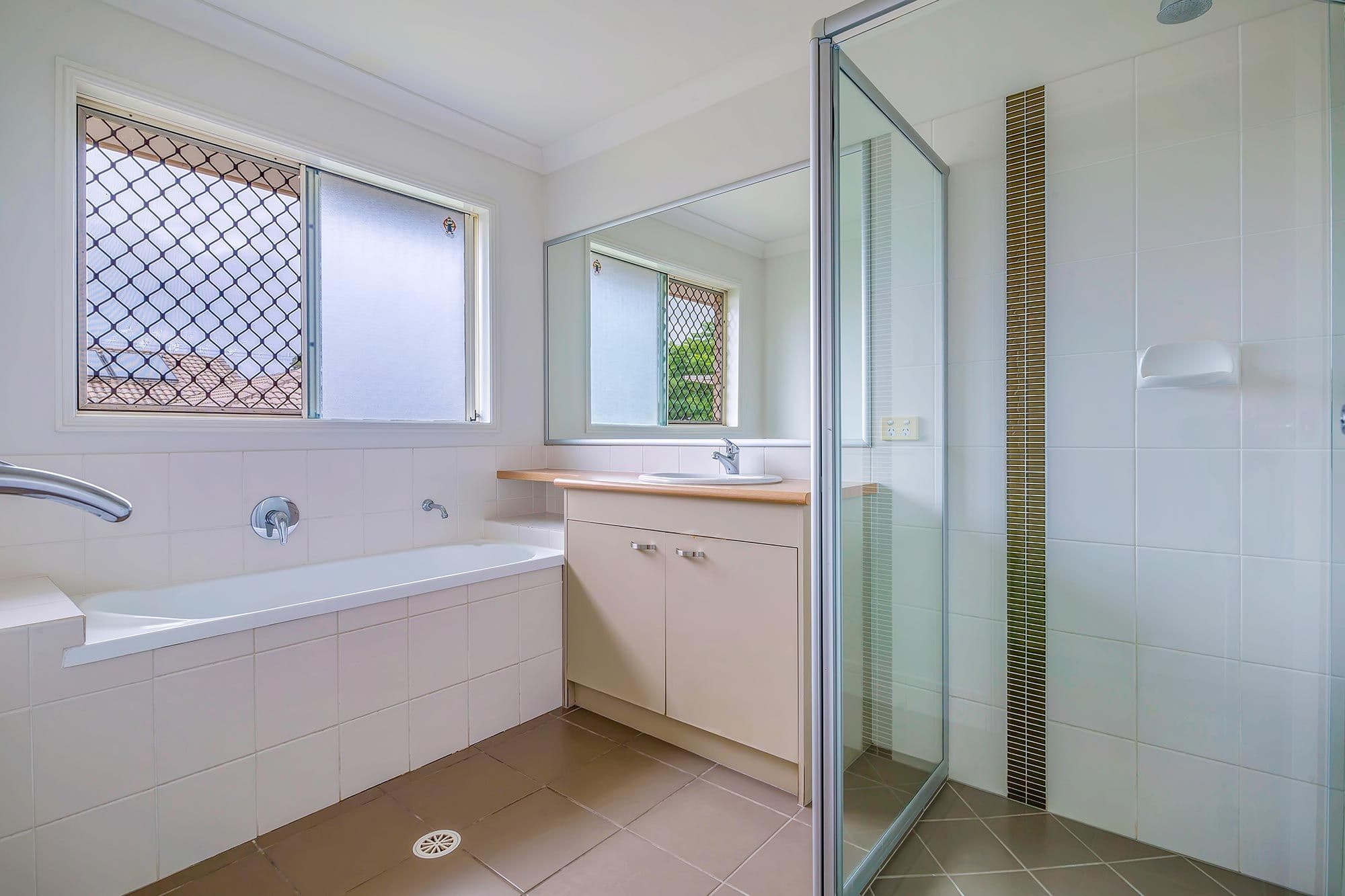 12 Brodie Court, Hillcrest QLD 4118, Hillcrest - Thumbnail 4