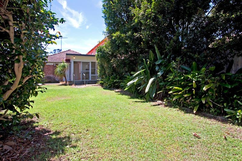 16 Lower Almora Street, BALMORAL NSW 2088, Balmoral - Thumbnail 2