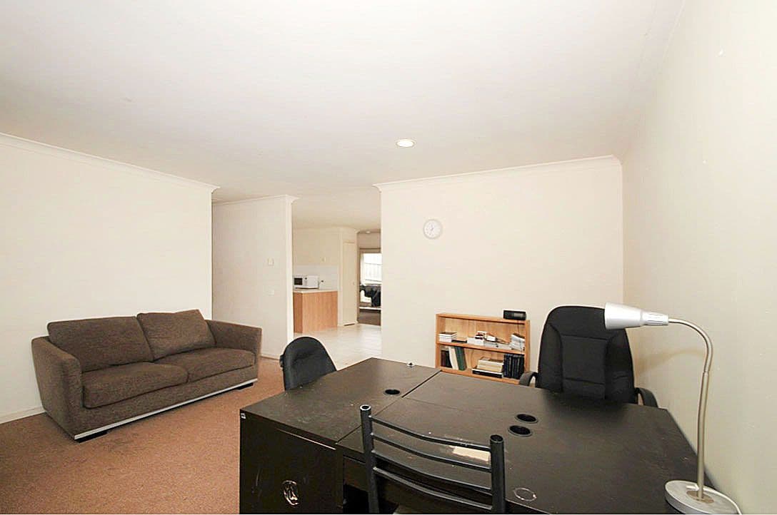 4 Paydon Way, Hampton Park VIC 3976, Hampton Park - Thumbnail 2